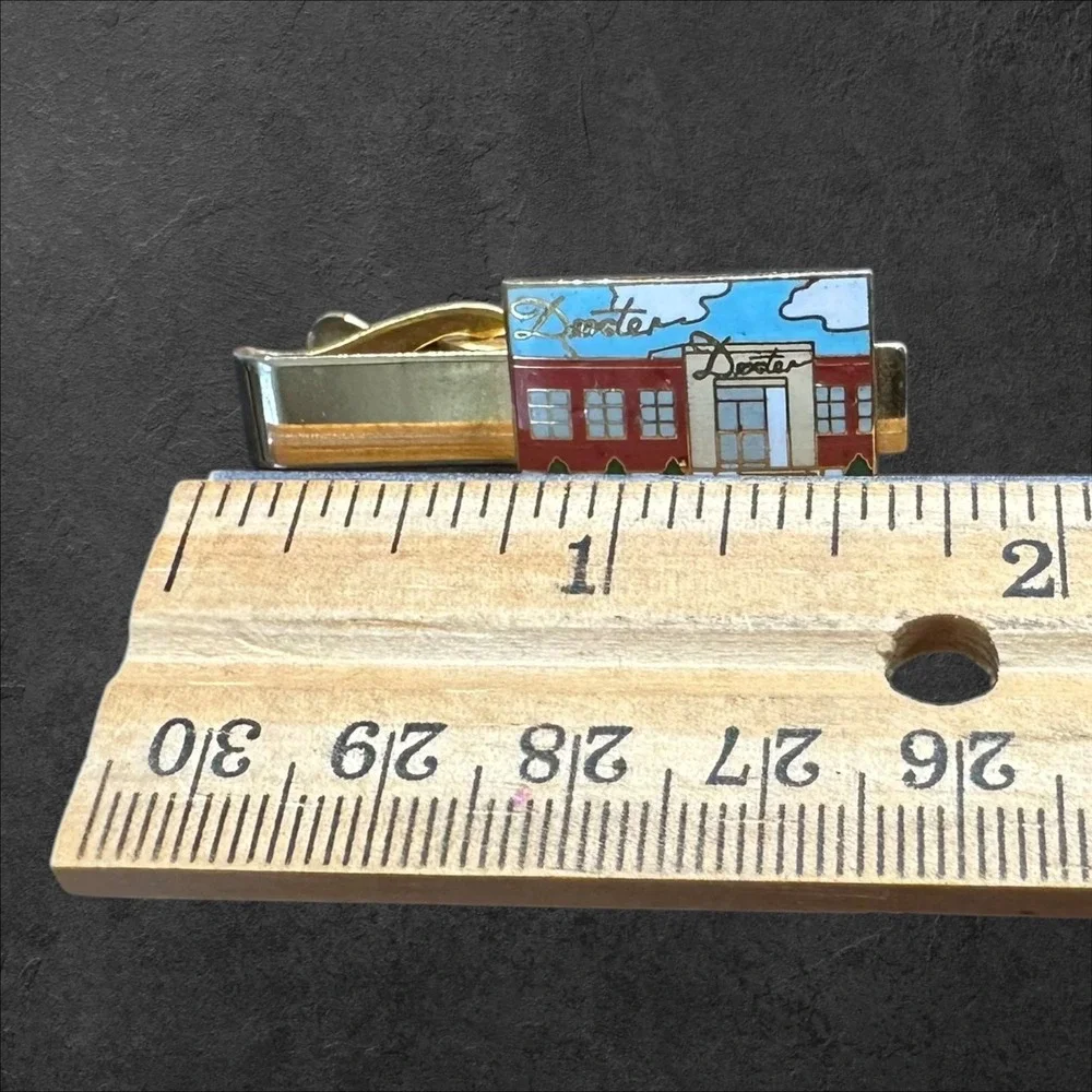 HTF Kinney Co Dexter Shoe Co Tie Clip‎ Mens Gold Tone Enamel Factory Building